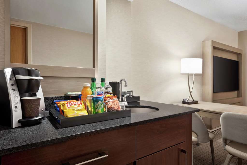 Embassy Suites By Hilton Columbus Dublin Room photo